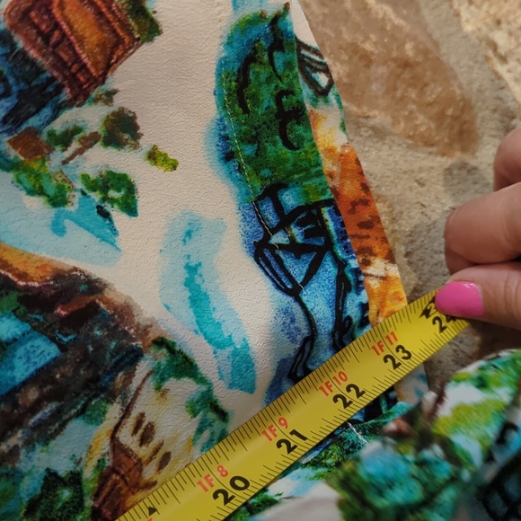 Chico's Multicolor Artistic Print Cropped Pants - Picture 10 of 11